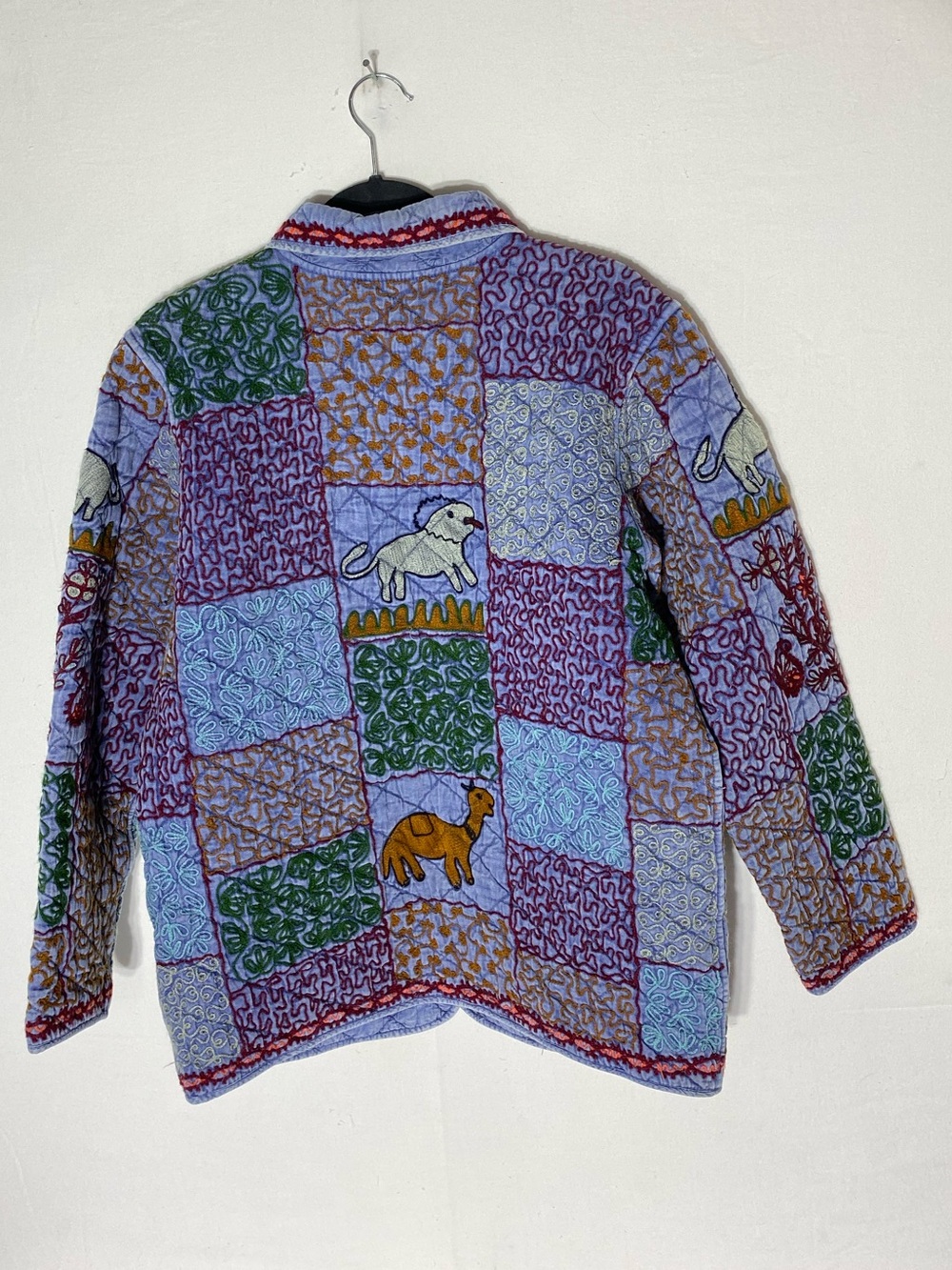 Vintage 90s Kantha Quilt Jacket Patchwork Boho Folk Art Embroidered Animals M - Picture 2 of 16